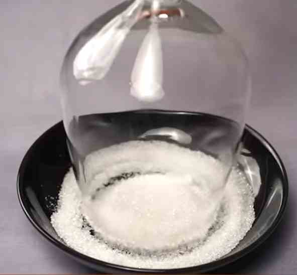 dip glass in sugar