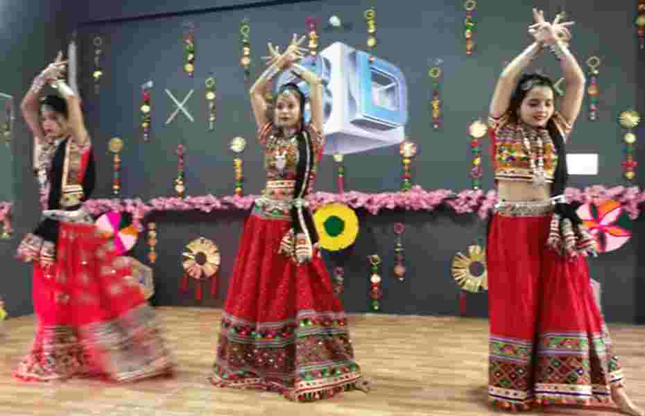 Garba Dance For Navratri Theme Kitty party